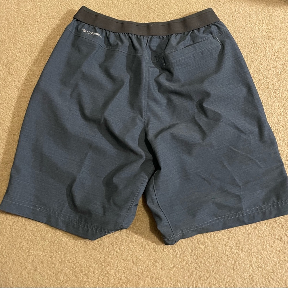 Columbia athletic shorts